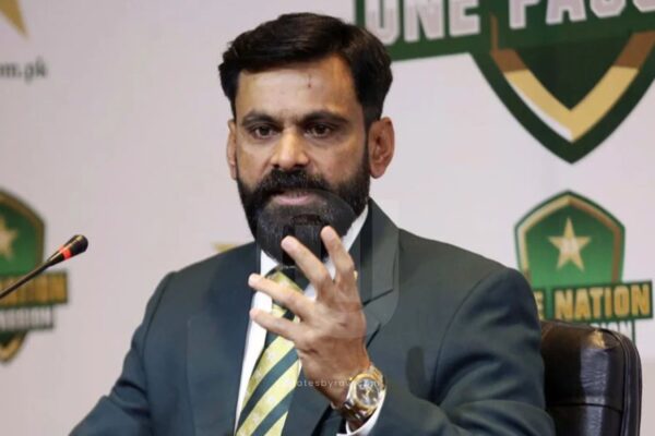 “Hafeez Slams PCB, Drops Game-Changing Advice for Babar & Rizwan! Former Pakistan cricketer Mohammad Hafeez criticizes PCB's political influence and offers key advice to Babar Azam and Mohammad Rizwan for future success.